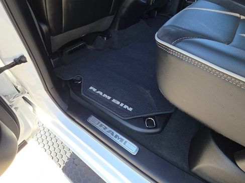 Used 2022 RAM 1500 Laramie AWD/4WD image 18