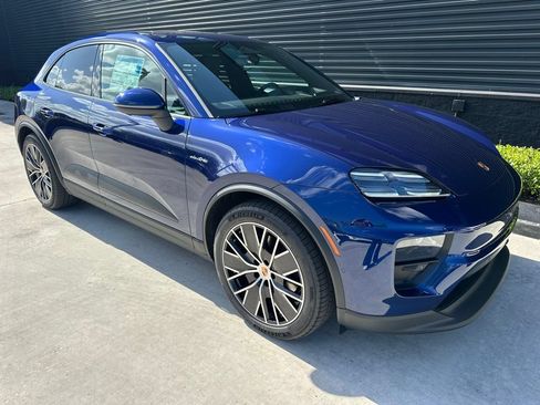 New 2026 Porsche Macan 4 Electric AWD/4WD image 11