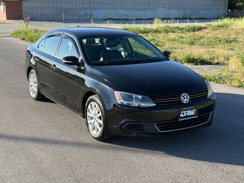 Used 2014 Volkswagen Jetta SE FWD image 2