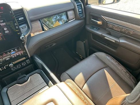 Used 2026 RAM 2500 Limited AWD/4WD image 23