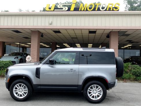 Used 2023 Land Rover Defender 90 S image 4