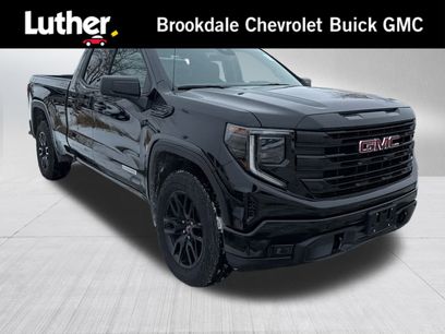 Used 2025 GMC Sierra 1500 Elevation