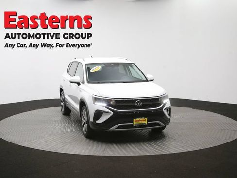 Used 2024 Volkswagen Taos SE FWD image 49