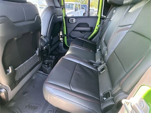 New 2025 Jeep Gladiator Rubicon image 19