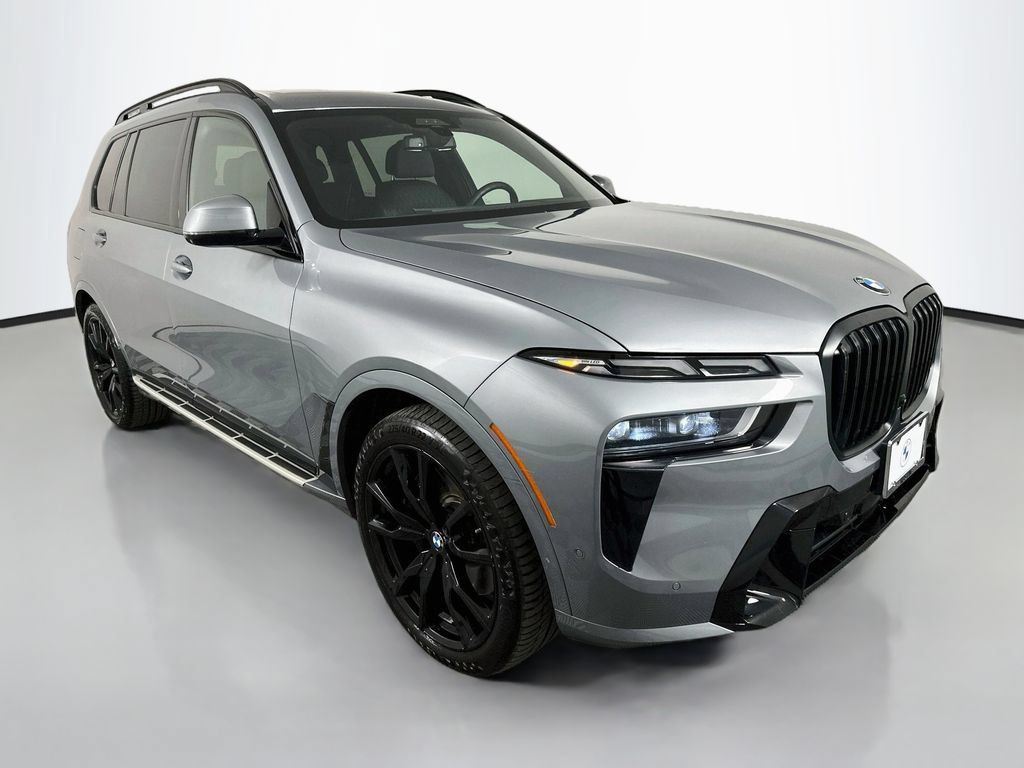 Used 2023 BMW X7 xDrive40i w/ M Sport Package AWD/4WD image 3