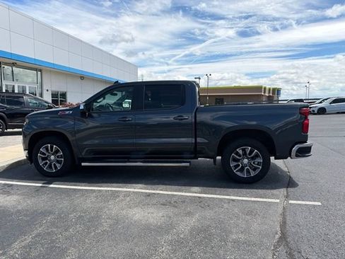 Used 2022 Chevrolet Silverado 1500 LT AWD/4WD image 11