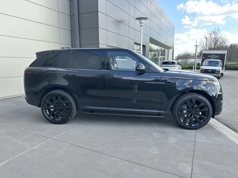 New 2026 Land Rover Range Rover Sport SE AWD/4WD image 4