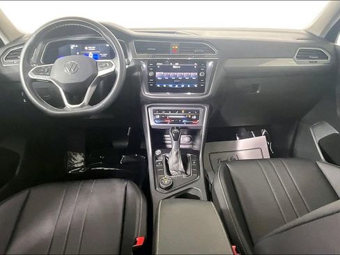 Used 2022 Volkswagen Tiguan SE image 15