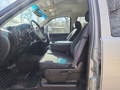 Used 2011 Chevrolet Silverado 2500 LT w/ Interior Plus Package image 16