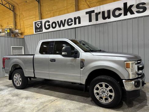 Used 2020 Ford F250 XLT w/ XLT Value Package AWD/4WD image 3