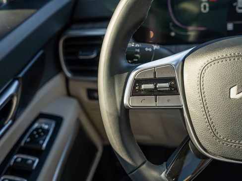 Used 2023 Kia Telluride EX w/ EX Captain's Chair Package image 29