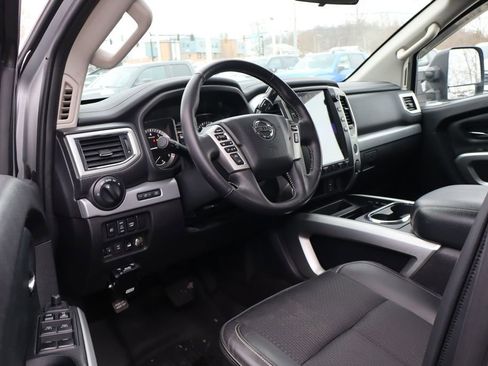 Used 2018 Nissan Titan PRO-4X image 13