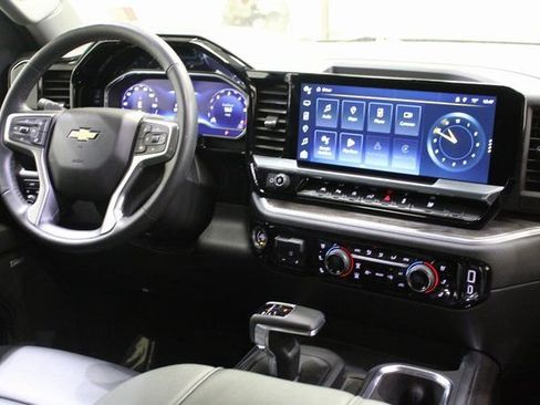 Used 2024 Chevrolet Silverado 1500 LTZ image 23