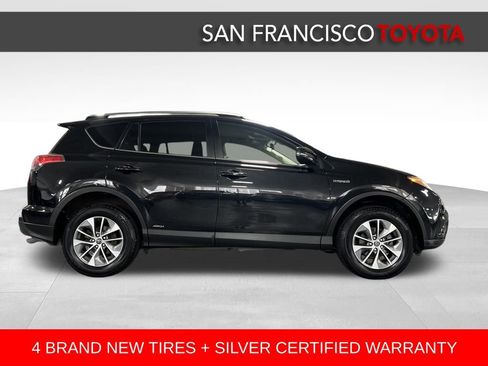 Certified 2017 Toyota RAV4 XLE w/ Convenience Package image 6