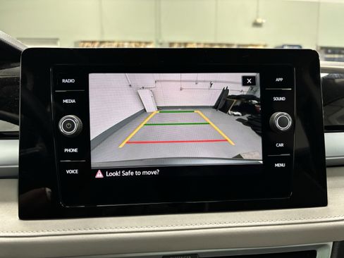 New 2025 Volkswagen Taos SE image 22