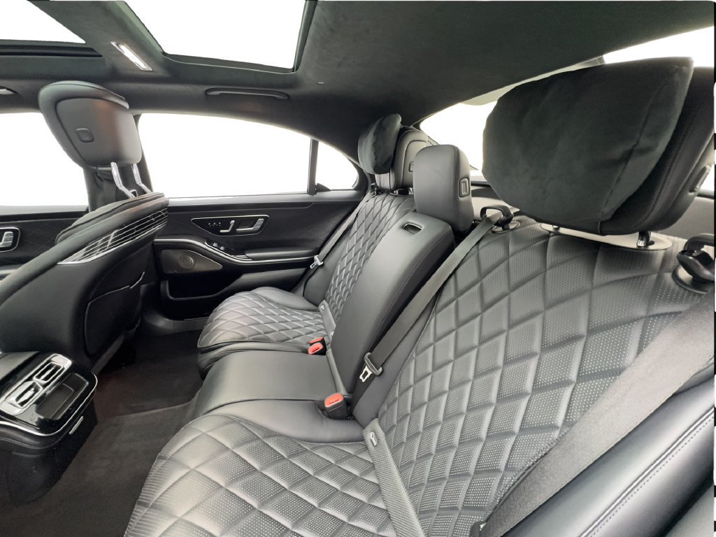 Used 2022 Mercedes-Benz S 500 4MATIC w/ AMG Line Package image 26