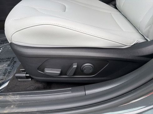 New 2026 Hyundai Elantra Limited FWD image 18