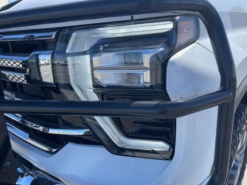 Used 2024 Chevrolet Silverado 2500 LTZ w/ LTZ Premium Package image 9