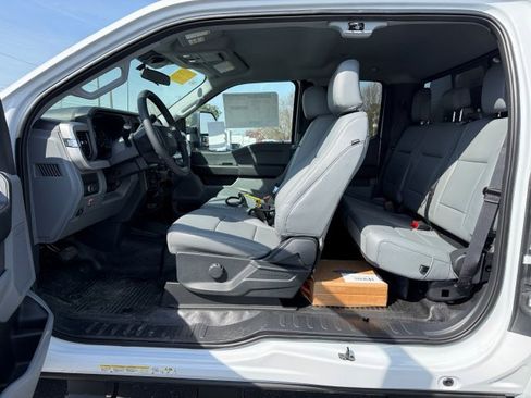 New 2026 Ford F550 4x4 Supercab Super Duty image 16