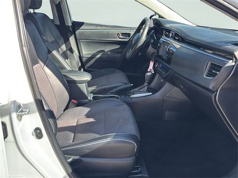 Used 2016 Toyota Corolla S Premium image 11