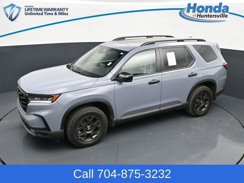 Used 2025 Honda Pilot TrailSport image 20