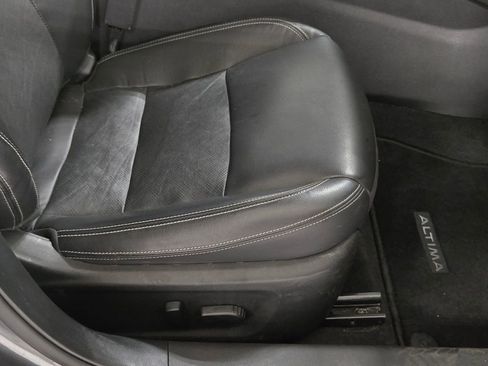 Used 2023 Nissan Altima 2.5 SL FWD image 21