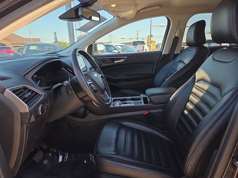 Used 2024 Ford Edge SEL image 11