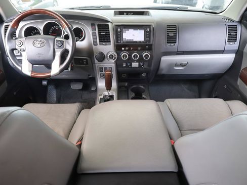 Used 2016 Toyota Sequoia Platinum RWD image 16