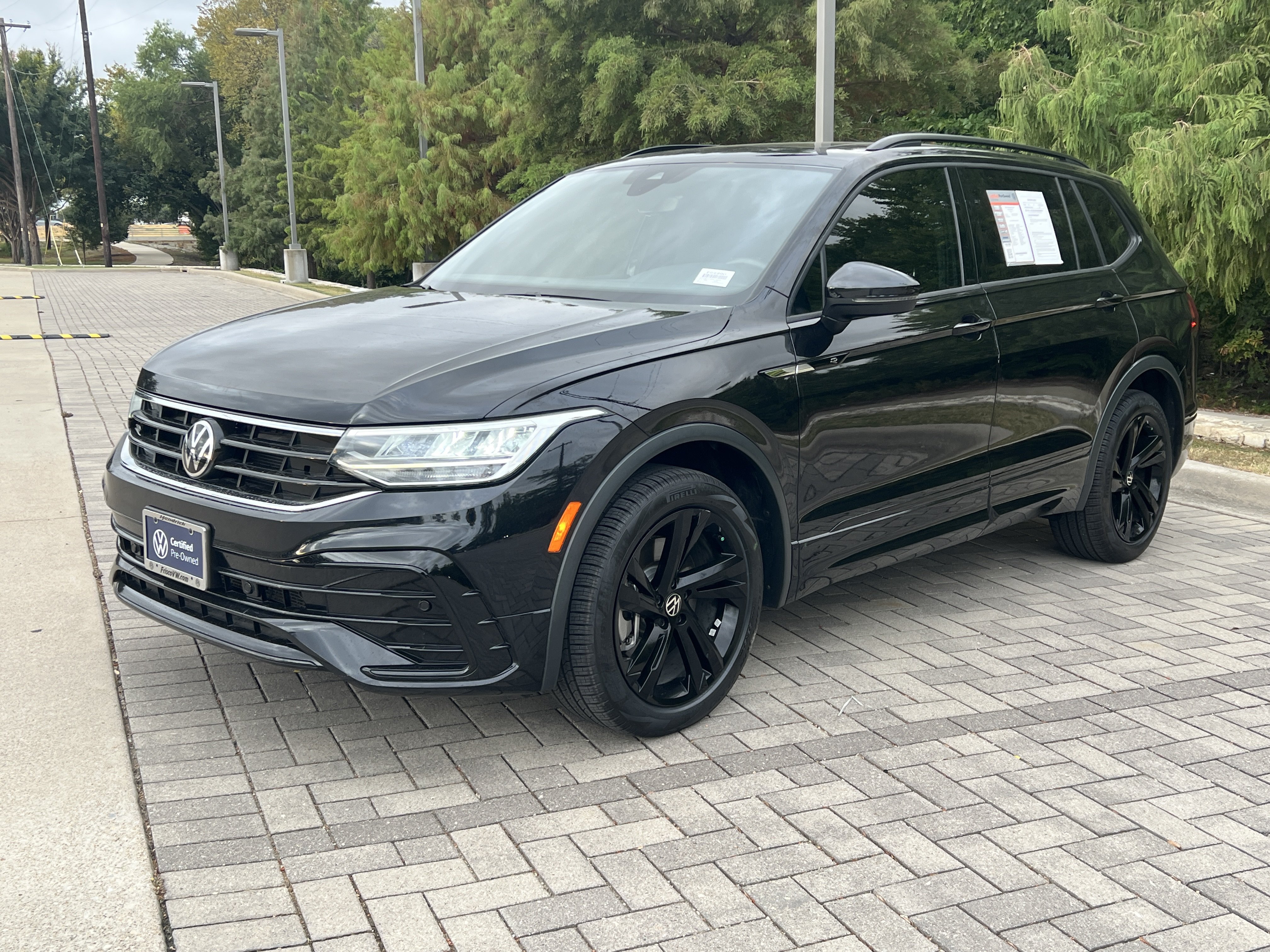 Certified 2023 Volkswagen Tiguan SE R-Line FWD image 4