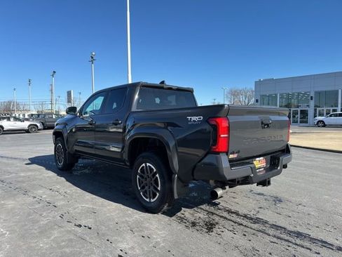 New 2025 Toyota Tacoma TRD Sport image 5