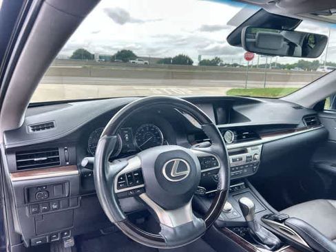 Used 2018 Lexus ES 350 w/ Ultra Luxury Package FWD image 15