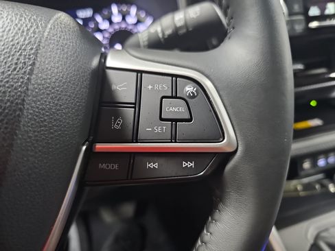 Used 2023 Toyota Highlander XSE FWD image 20