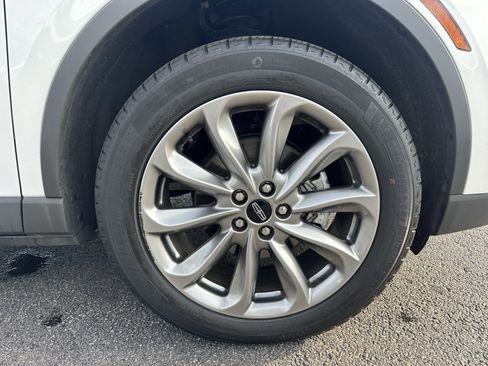 Used 2022 Lincoln Corsair AWD w/ Premium Package image 8