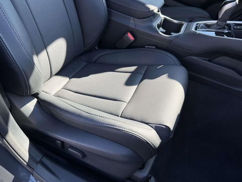Used 2025 Subaru Outback Limited AWD/4WD image 11