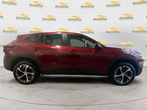 Used 2024 Chevrolet Trax RS w/ Driver Confidence Package image 6