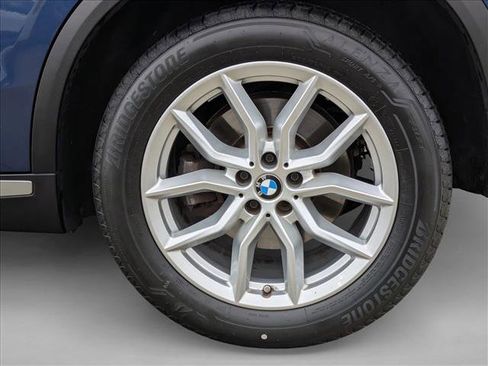 Used 2023 BMW X5 xDrive40i w/ Parking Assistance Package image 25