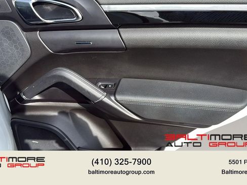 Used 2017 Porsche Cayenne Platinum Edition AWD/4WD image 31