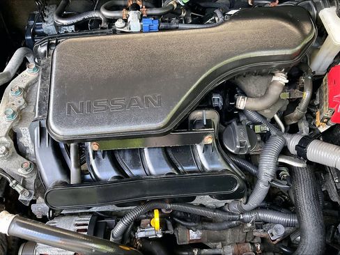 Used 2017 Nissan Rogue Sport SV w/ SV Premium Package AWD/4WD image 32