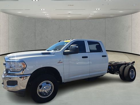 Used 2024 RAM 3500 Tradesman w/ Chrome Appearance Group image 1