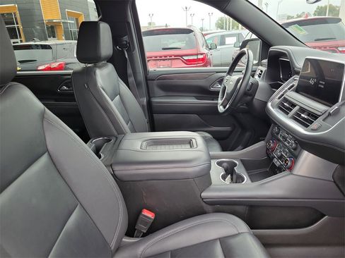 Used 2023 Chevrolet Suburban LT image 35