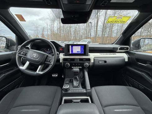 Used 2024 Toyota Tacoma TRD Sport image 2