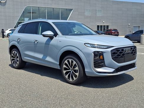 New 2026 Audi Q3 quattro 2.0T AWD/4WD image 1