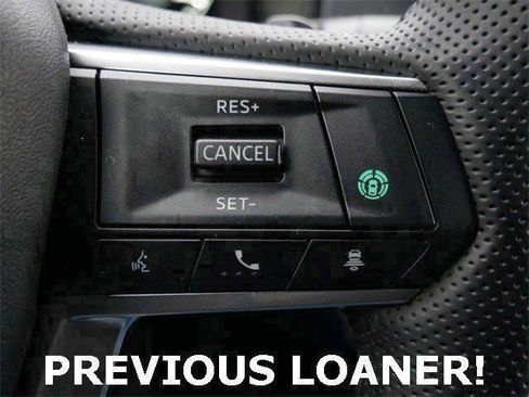 Used 2025 Mitsubishi Outlander SE image 27