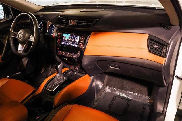 Used 2019 Nissan Rogue SL w/ Premium Package AWD/4WD image 26
