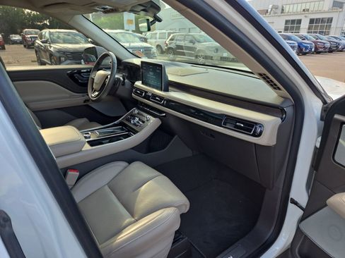 Used 2022 Lincoln Aviator Reserve w/ Equipment Group 201A AWD/4WD image 12