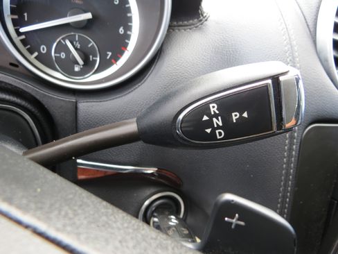 Used 2010 Mercedes-Benz GL 450 4MATIC image 17