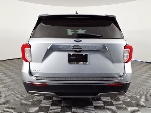 Used 2022 Ford Explorer XLT w/ Equipment Group 202A RWD image 5
