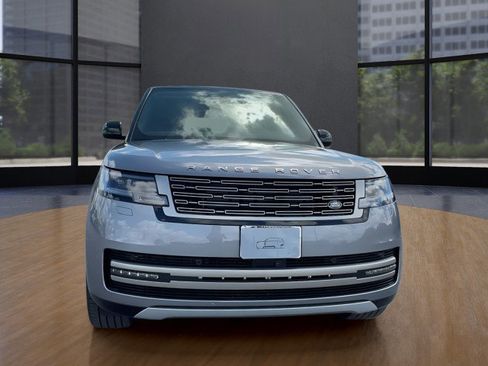 New 2025 Land Rover Range Rover Long Wheelbase SE image 3