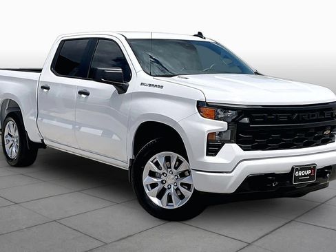 Used 2025 Chevrolet Silverado 1500 Custom RWD image 3
