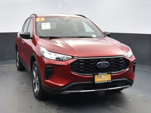 Certified 2025 Ford Escape ST-Line image 6